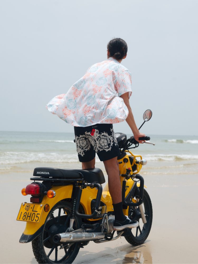 CHILLHANG Tropical Breeze Aloha Shirt - Men's