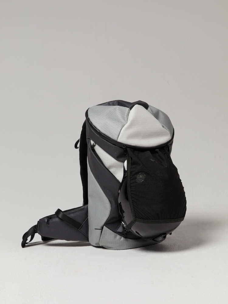 UZSQUARE Atom Mountain Backpack