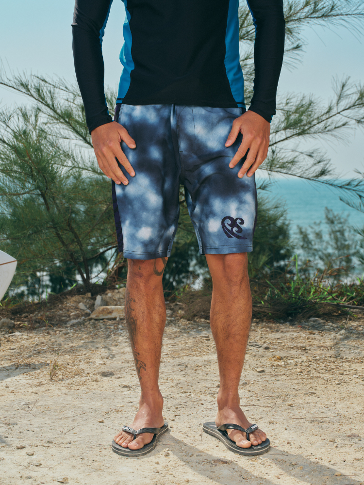 CHILLHANG Blue Tie-dye Gradient Board Shorts - Men's